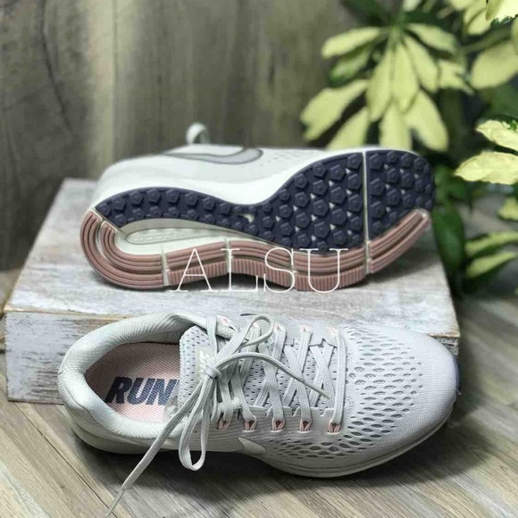 tennis shoes wholesale distributors